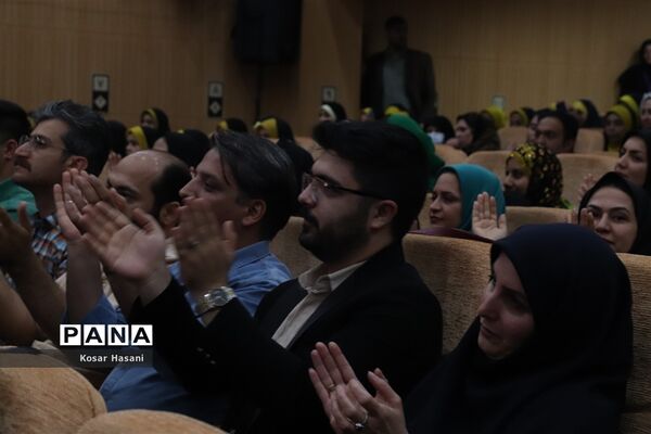 اختتامیه دومین جشنواره دوسالانه قصه گویی نهال امید