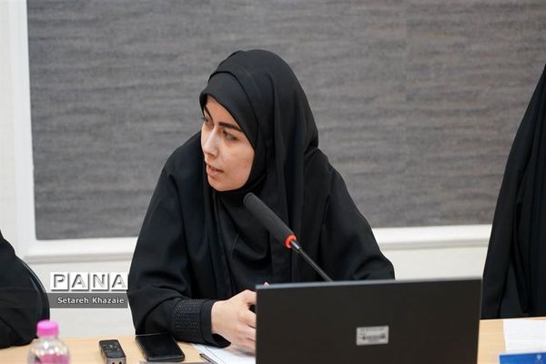 نشست رئیس مرکز اطلاع رسانی و روابط عمومی وزارت آموزش و پرورش با کارشناسان روابط‌عمومی ادارات شهرستان مشهد