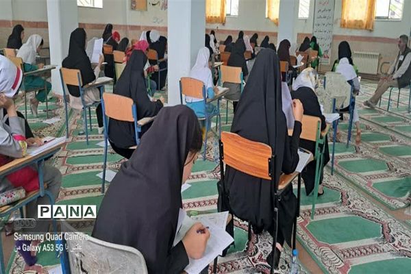 آزمون تیزهوشان دختران و پسران در دبیرستان علامه حلی