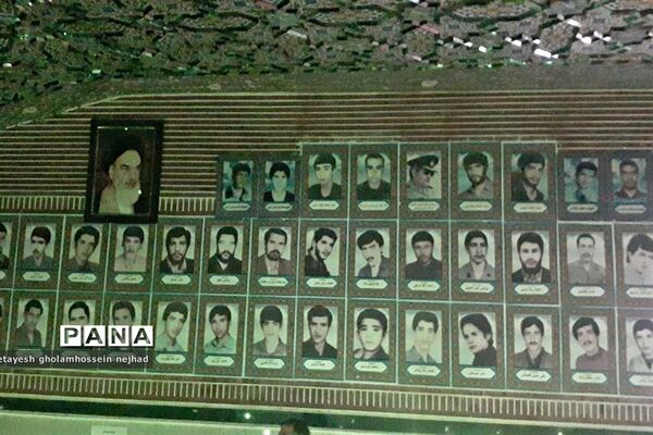 یادبود شهید‌محمد قنبری در گلزارشهدای شهرستان‌ قرچک