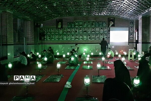 یادبود شهید‌محمد قنبری در گلزارشهدای شهرستان‌ قرچک