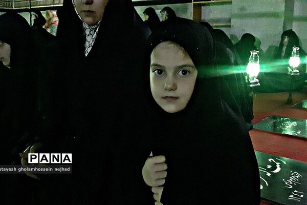 یادبود شهید‌محمد قنبری در گلزارشهدای شهرستان‌ قرچک