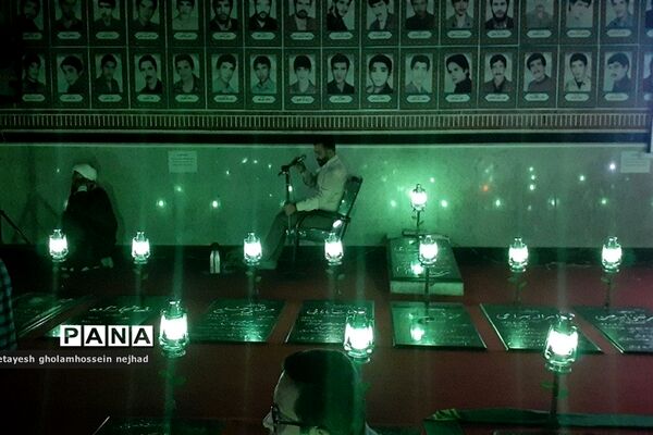 یادبود شهید‌محمد قنبری در گلزارشهدای شهرستان‌ قرچک