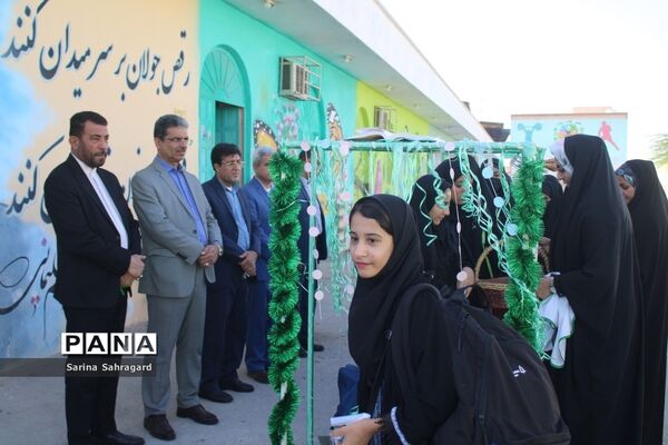 اعزام دانش‌آموزان دختر زیارت اولی  استان بوشهر به مشهد مقدس -۲