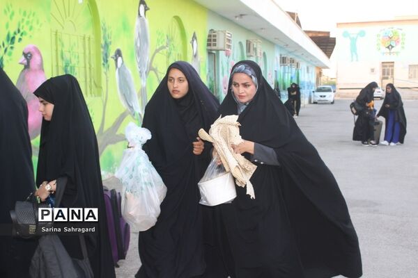 اعزام دانش‌آموزان دختر زیارت اولی  استان بوشهر به مشهد مقدس -۲