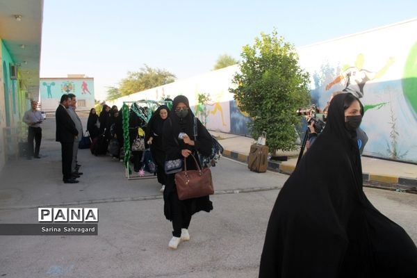 اعزام دانش‌آموزان دختر زیارت اولی  استان بوشهر به مشهد مقدس -۲