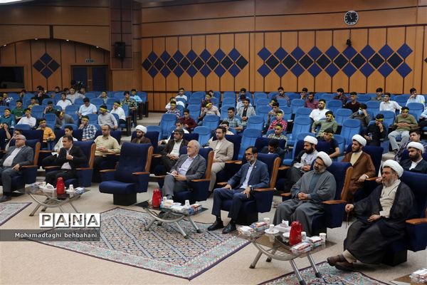 افتتاحیه دوره تابستانه فصل رویش اتحادیه انجمن اسلامی دانش‌آموزان خوزستان