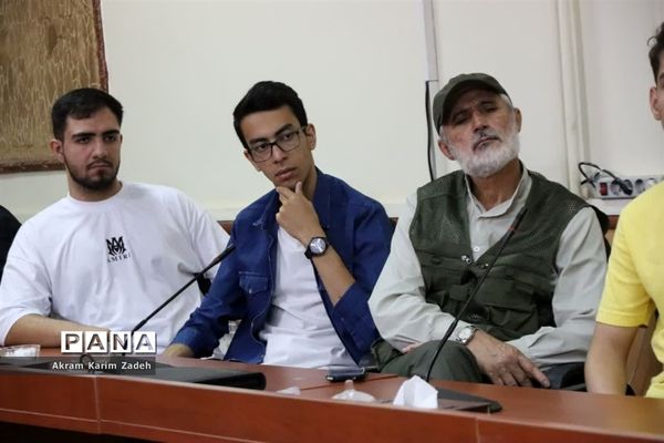 مراسم تقدیر از فعالان انجمن‌ اسلامی در آموزش و پرورش اسلامشهر