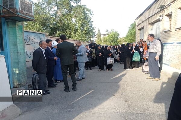 بدرقه ۲۵ دانش‌آموز دختر‌ زیارت اولی برای‌ زیارت بارگاه ثامن الحجج‌ علیه السلام شهرستان قدس