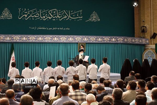 دیدار جمعی از خانواده‌های شهدا با مقام معظم رهبری