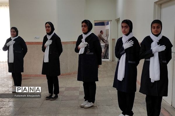 مراسم تجلیل از پیشگامان دانش و تربیت مدارس غیردولتی شهرستان قرچک