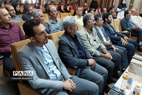 مراسم تجلیل از پیشگامان دانش و تربیت مدارس غیردولتی شهرستان قرچک