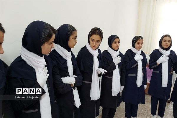 مراسم تجلیل از پیشگامان دانش و تربیت مدارس غیردولتی شهرستان قرچک