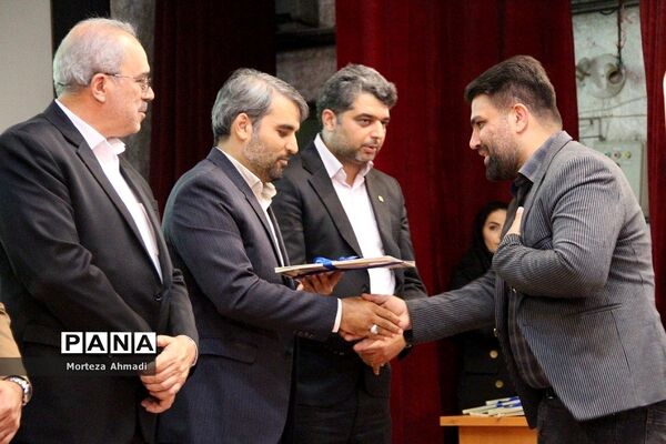 آیین تجلیل از برگزیدگان مرحله استانی دوازدهمین جشنواره نوجوان سالم شهرستان‌های استان تهران