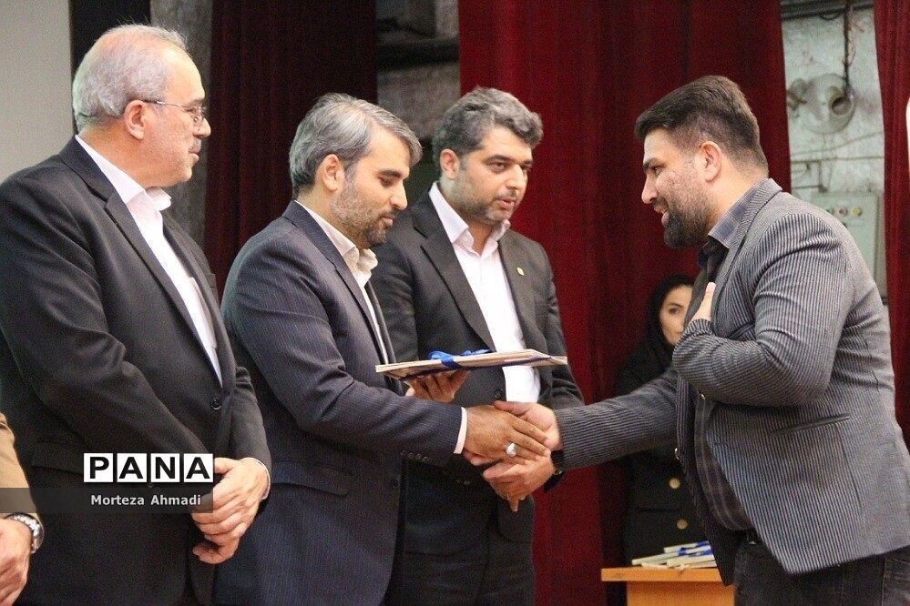 آیین تجلیل از برگزیدگان مرحله استانی دوازدهمین جشنواره نوجوان سالم شهرستان‌های استان تهران