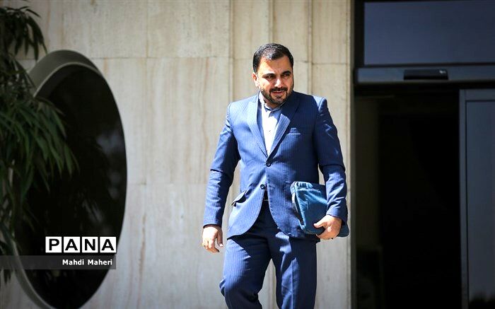 وزیر ارتباطات :من مسئول خطوط قرمز نیستم
