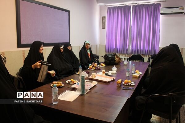 کارگاه‌های توانمندسازی رتبه‌های برتر قرآن‌ و عترت شهرستان‌های استان تهران‌
