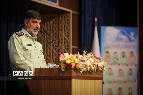 حضور وزیر کشور و فرماندهی نیروی انتظامی در ستاد مبارزه با مواد مخدر