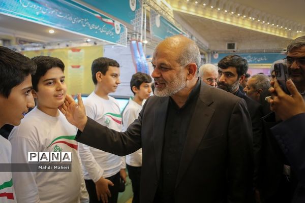 حضور وزیر کشور و فرماندهی نیروی انتظامی در ستاد مبارزه با مواد مخدر