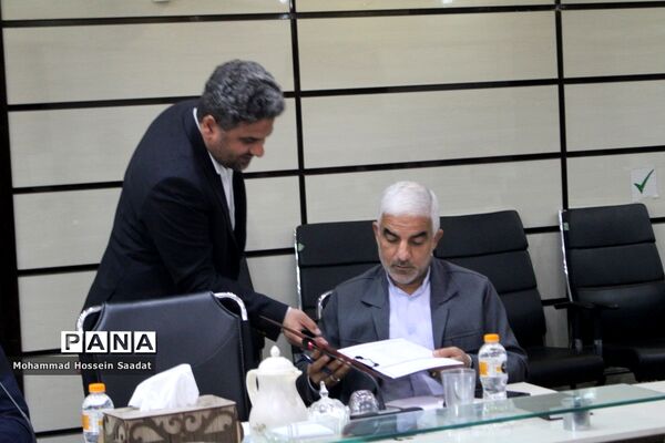 جلسه هم‌اندیشی توسعه و تجهیز هنرستان‌های استان بوشهر