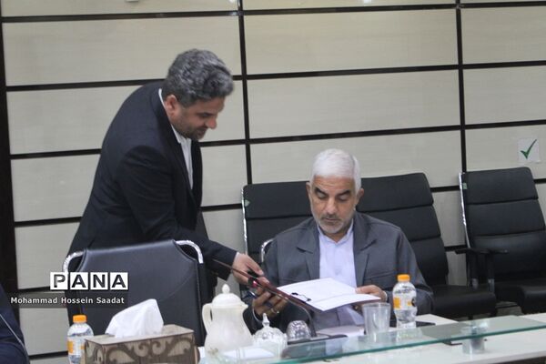 جلسه هم‌اندیشی توسعه و تجهیز هنرستان‌های استان بوشهر
