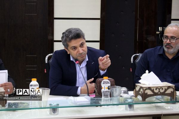 جلسه هم‌اندیشی توسعه و تجهیز هنرستان‌های استان بوشهر