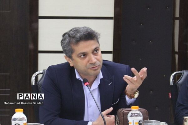 جلسه هم‌اندیشی توسعه و تجهیز هنرستان‌های استان بوشهر