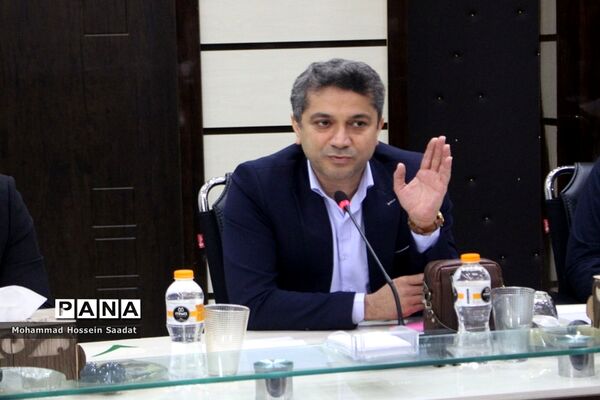 جلسه هم‌اندیشی توسعه و تجهیز هنرستان‌های استان بوشهر