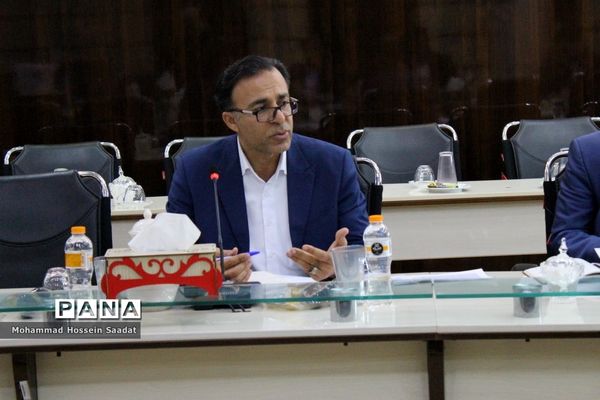 جلسه هم‌اندیشی توسعه و تجهیز هنرستان‌های استان بوشهر