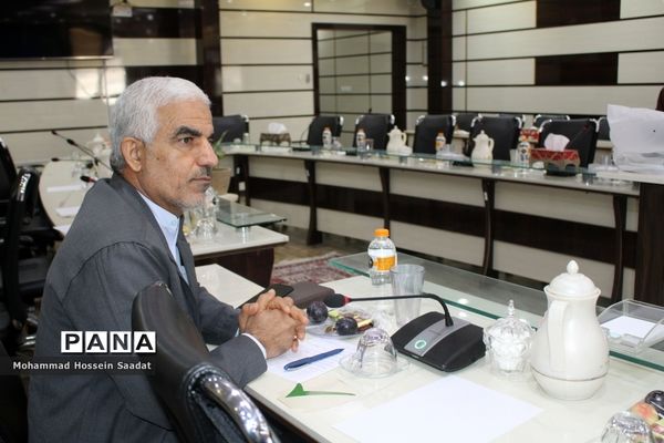 جلسه هم‌اندیشی توسعه و تجهیز هنرستان‌های استان بوشهر