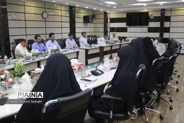 نشست مدیرکل آموزش و پرورش استان بوشهر با حوزه معاون پرورشی و فرهنگی