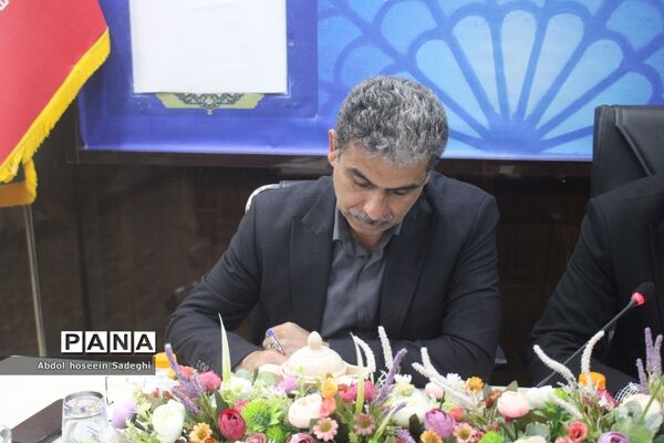 نشست مدیرکل آموزش و پرورش استان بوشهر با حوزه معاون پرورشی و فرهنگی