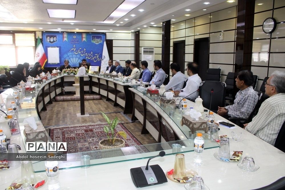 نشست مدیرکل آموزش و پرورش استان بوشهر با حوزه معاون پرورشی و فرهنگی