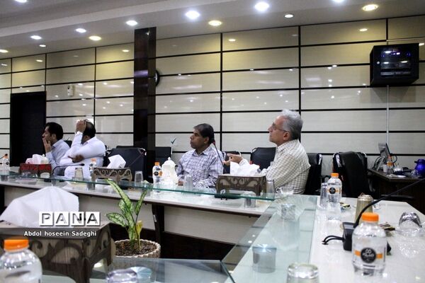 نشست مدیرکل آموزش و پرورش استان بوشهر با حوزه معاون پرورشی و فرهنگی