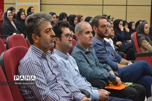 تجلیل از معماران خشت اول در ناحیه 2 بهارستان