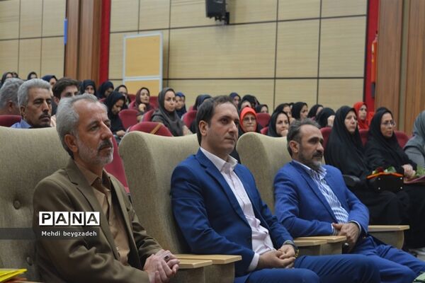 تجلیل از معماران خشت اول در ناحیه 2 بهارستان
