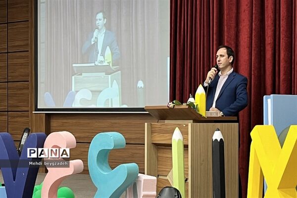 تجلیل از معماران خشت اول در ناحیه 2 بهارستان