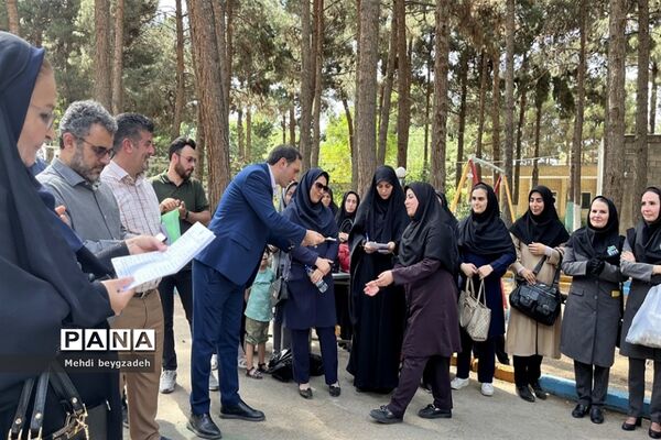 تجلیل از معماران خشت اول در ناحیه 2 بهارستان