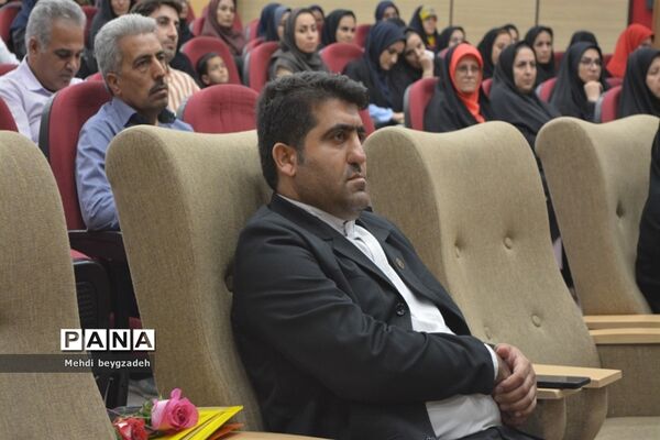 تجلیل از معماران خشت اول در ناحیه 2 بهارستان