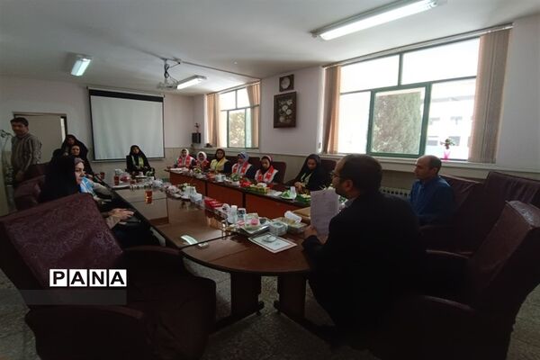 مراسم تجلیل  از دانش‌آموزان فعال سازمان دانش‌آموزی شهرستان پیربکران