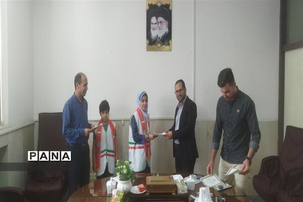 مراسم تجلیل  از دانش‌آموزان فعال سازمان دانش‌آموزی شهرستان پیربکران