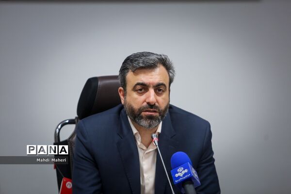 نشست خبری رئیس ستاد مرکزی ثبت‌نام دانش‌آموزان با اصحاب رسانه