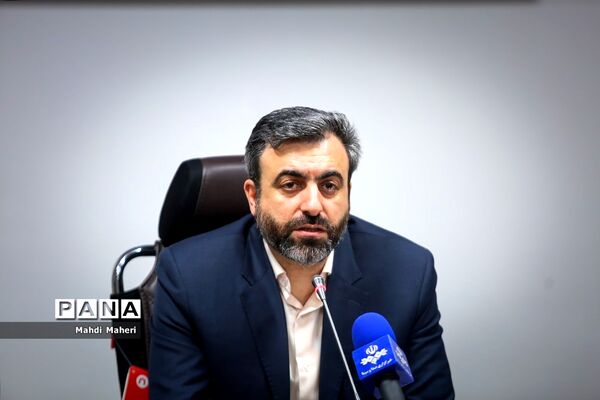 نشست خبری رئیس ستاد مرکزی ثبت‌نام دانش‌آموزان با اصحاب رسانه
