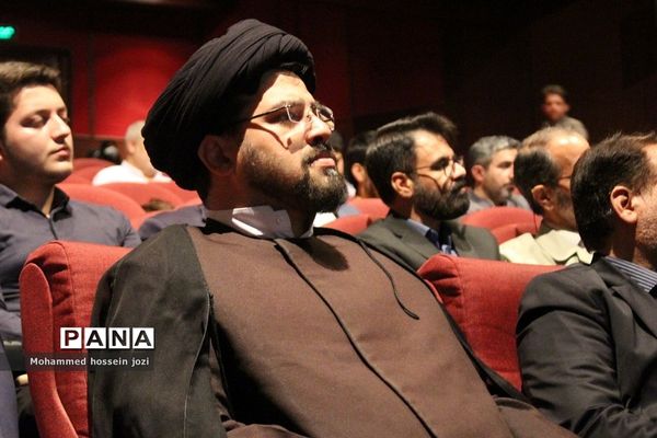 آیین اختتامیه و تجلیل از برگزیدگان اولین جشنواره روایت جهاد در قم