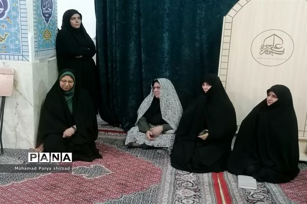 دیدار مردمی مدیرکل آموزش و پرورش فارس در حرم مطهر علی ‌بن حمزه