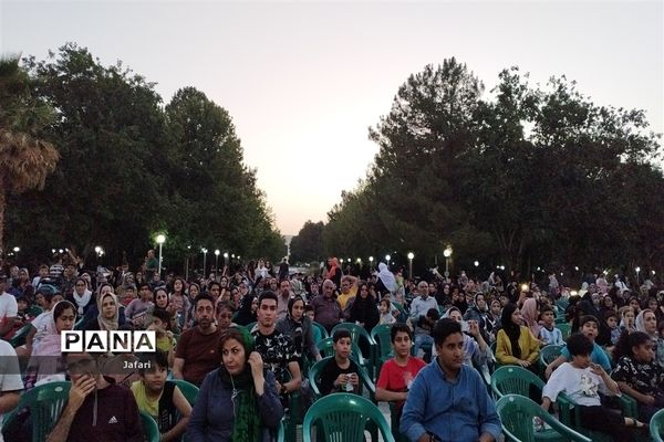 همایش پیاده‌روی دانش‌آموزان اصفهانی به‌مناسبت فر‌ارسیدن عید قربان