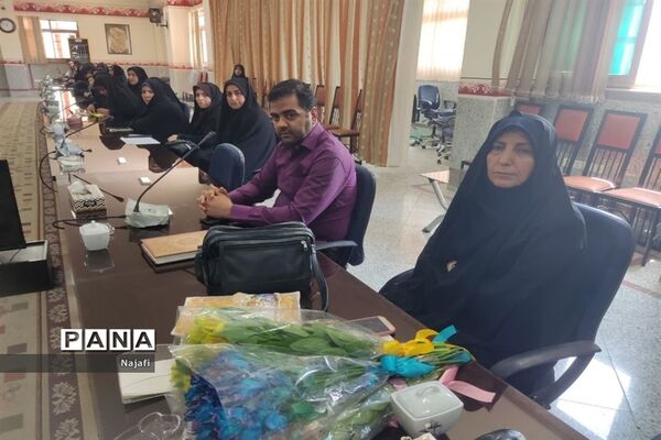 نشست شورای اداری آموزش‌و‌پرورش شهرستان خمینی‌شهر‌