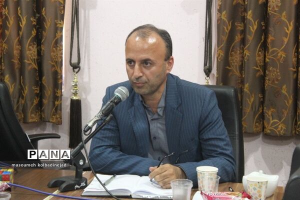نشست مدیران مدارس در گلوگاه