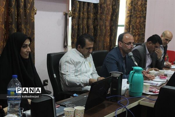 نشست مدیران مدارس در گلوگاه
