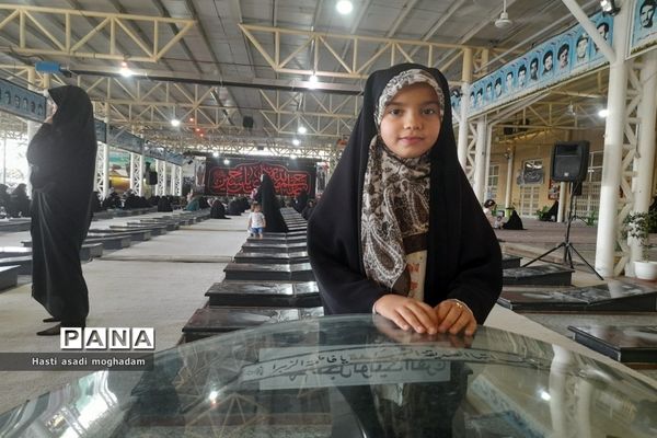 برگزاری دعای عرفه در گلزار شهدای ملارد